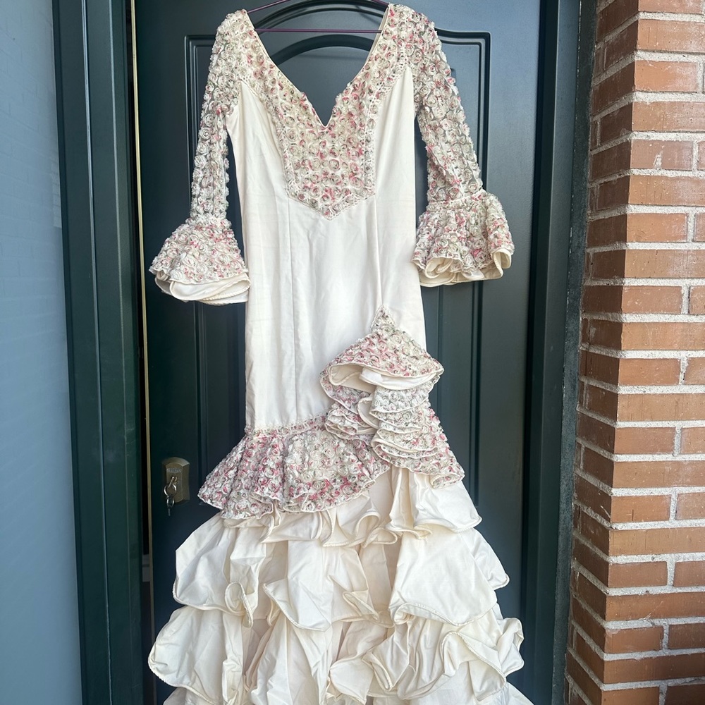 VESTIDO FLAMENCA beige TALLA 38 ( costuras para sacar) FERIA SEVILLA